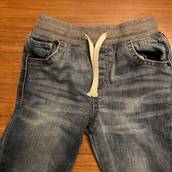 Cat and Jack jeans  5t - Picture 3 of 3